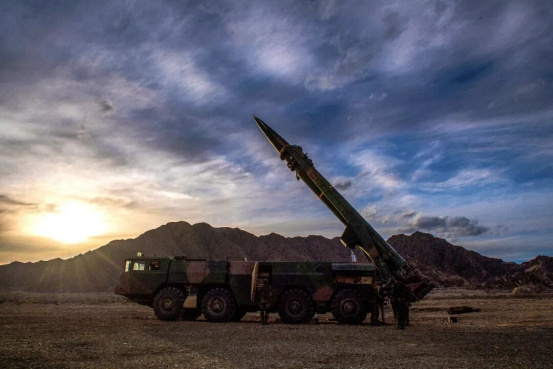 什么叫偷袭? 偷偷的袭击才叫偷袭我就眼巴巴盯着你咋偷袭? 