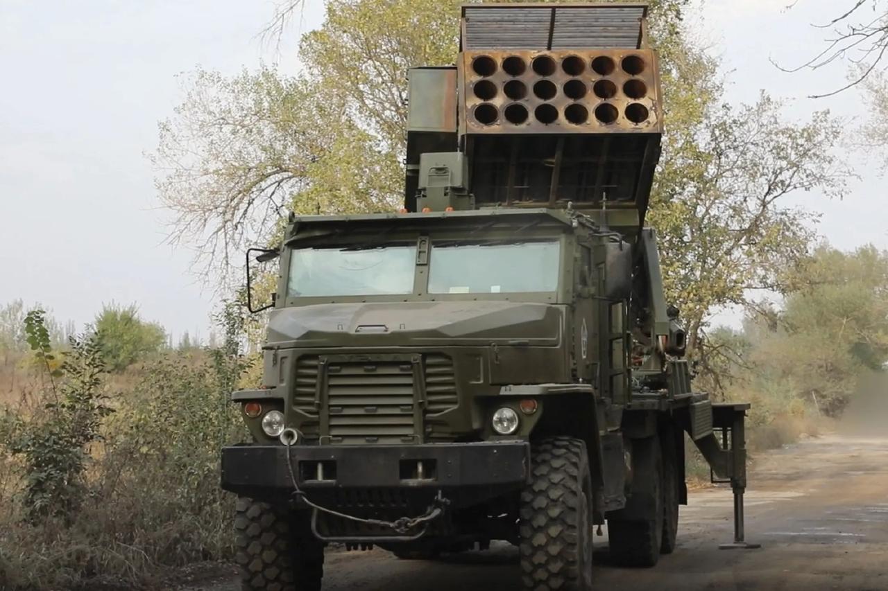 #爆料#俄军在特别行动区前线成功使用最新ТОС-2重型喷火武器系统,该装的防护还