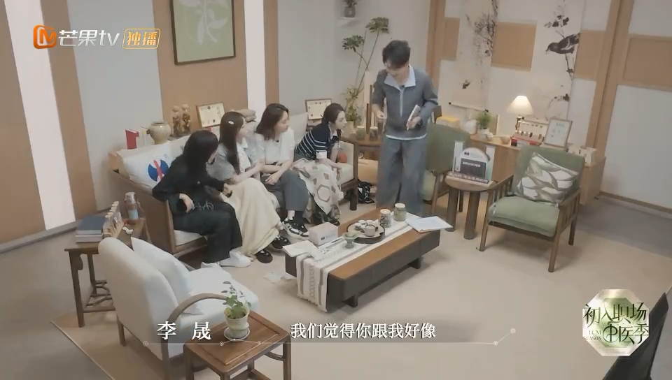 齐思钧谈童年经历说哭李晟 李晟和齐思钧在此刻情感共鸣了，当你的感受被否定时，就像