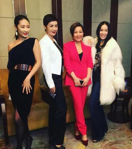 四位美女能认得三个，一个是梁静也是一名演员，嫁的老公是知名导演管虎，一个是蒋雯丽