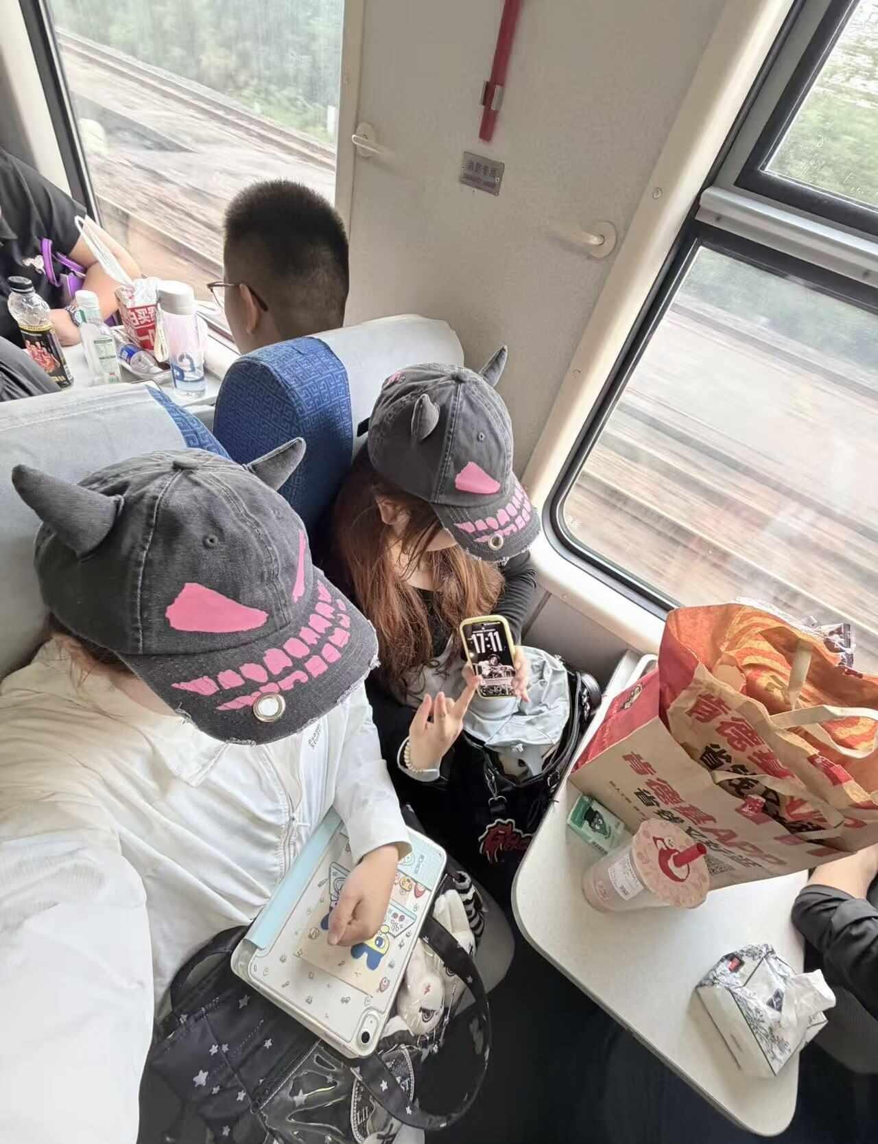 出发 ！
小鬼 小鬼王琳凯 王琳凯