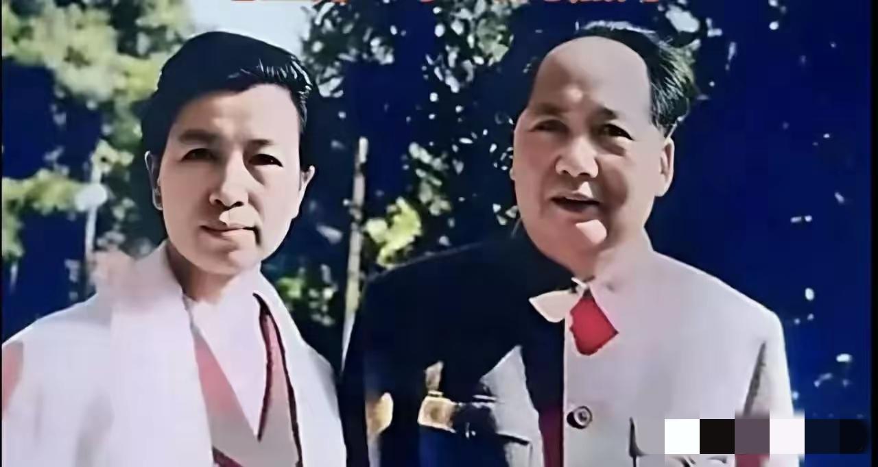 国庆看着万家团圆的热闹，心里总忍不住想起毛主席！那句“没有毛主席就没有今天的幸福