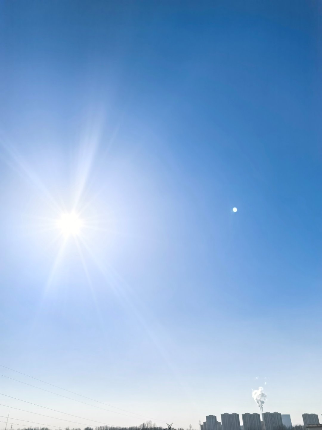 今天的天儿终于阳光足了，开启各种的洗洗洗，这一上午太充实了，休息一下继续！ 