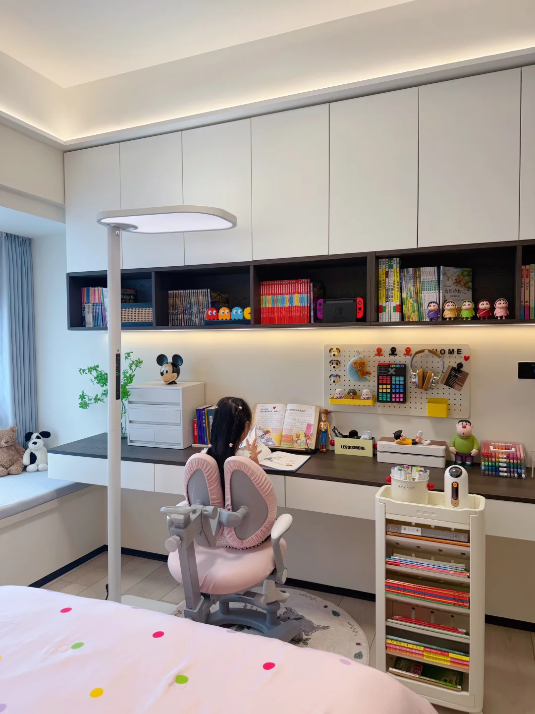 140 ㎡的家🏡二胎家庭，一盏灯搞定俩娃学习📖