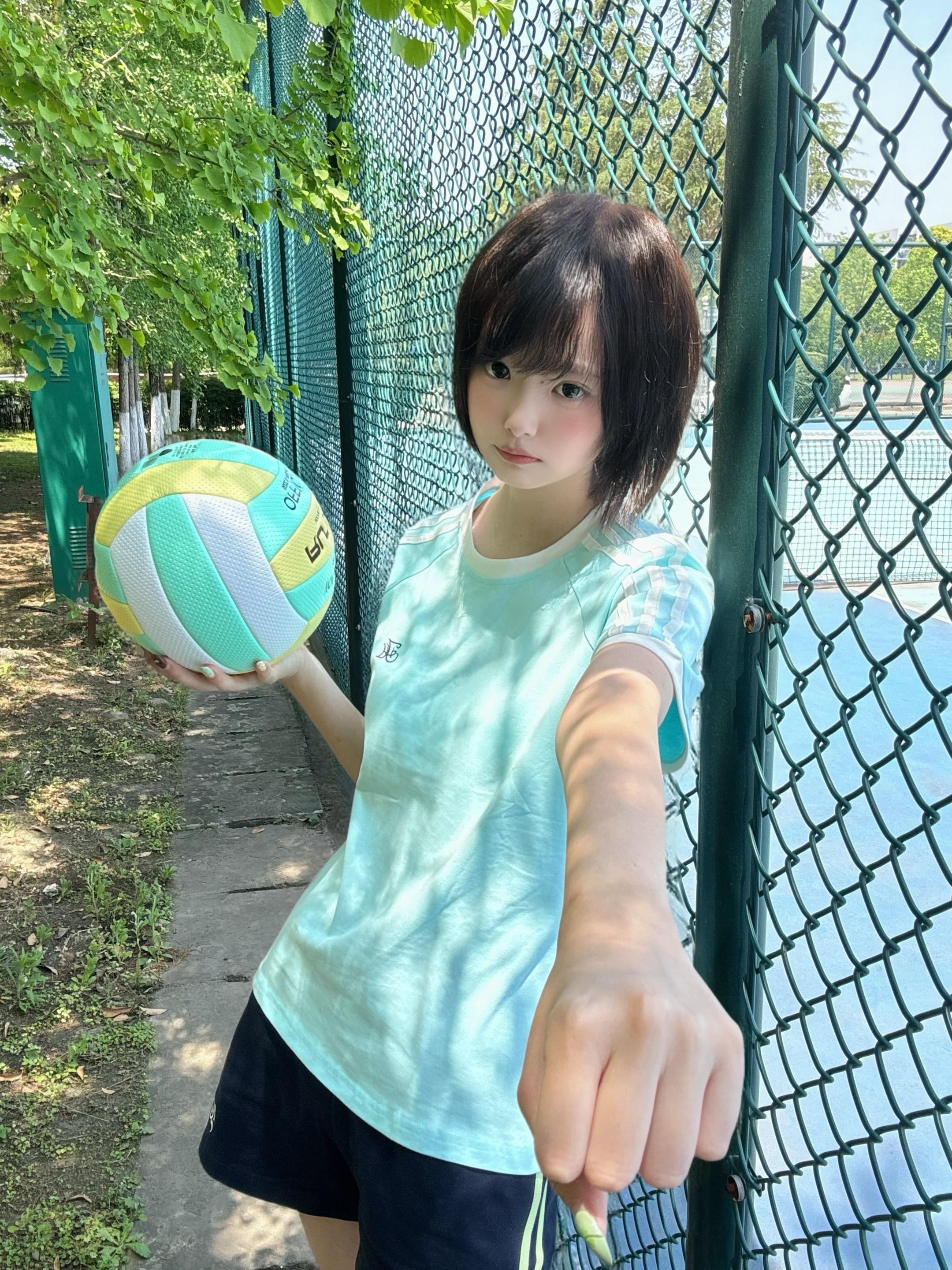( 𓏼˙ ᴥ ˙𓏼 )：HiiiiHellovo…