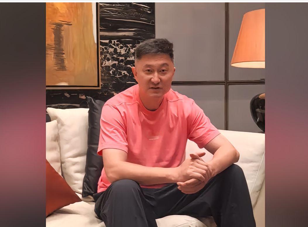 媒体人付政浩说的这个教练到底是谁？说有位国内顶级教练，在国家队主教练和俱乐部主教