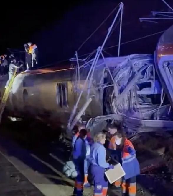 西班牙铁路运营商表示，当地时间18日晚6点40分，往返于马拉加和马德里之间的61