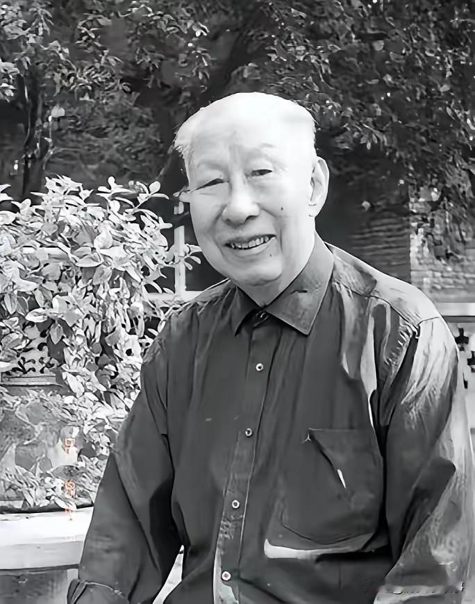 这事儿听起来那叫一个解气！1943年，15个日本兵被八路军堵在窑洞里，明明穷途末