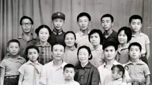 1966年，许曼云对保姆高玉清说，明儿你不用来了，孩子大了，我要找一个有文化的保