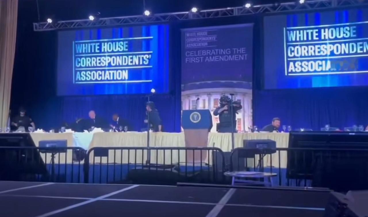 4月25日那天，特朗普在国内安保与中东外交两件事上双双“翻车”，被媒体形容为“一