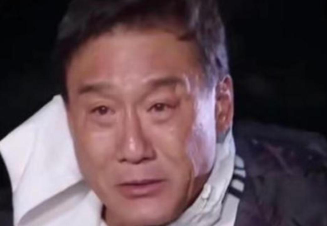 香港为何总对内陆人有偏见？影帝梁家辉道出真相：“香港人其实挺可悲的，被英国人统治