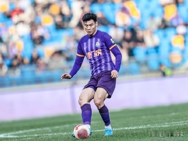 中超绯闻转会---韩鹏飞…其实很多天前我就说韩鹏飞要离开成都蓉城，当时可能的下家