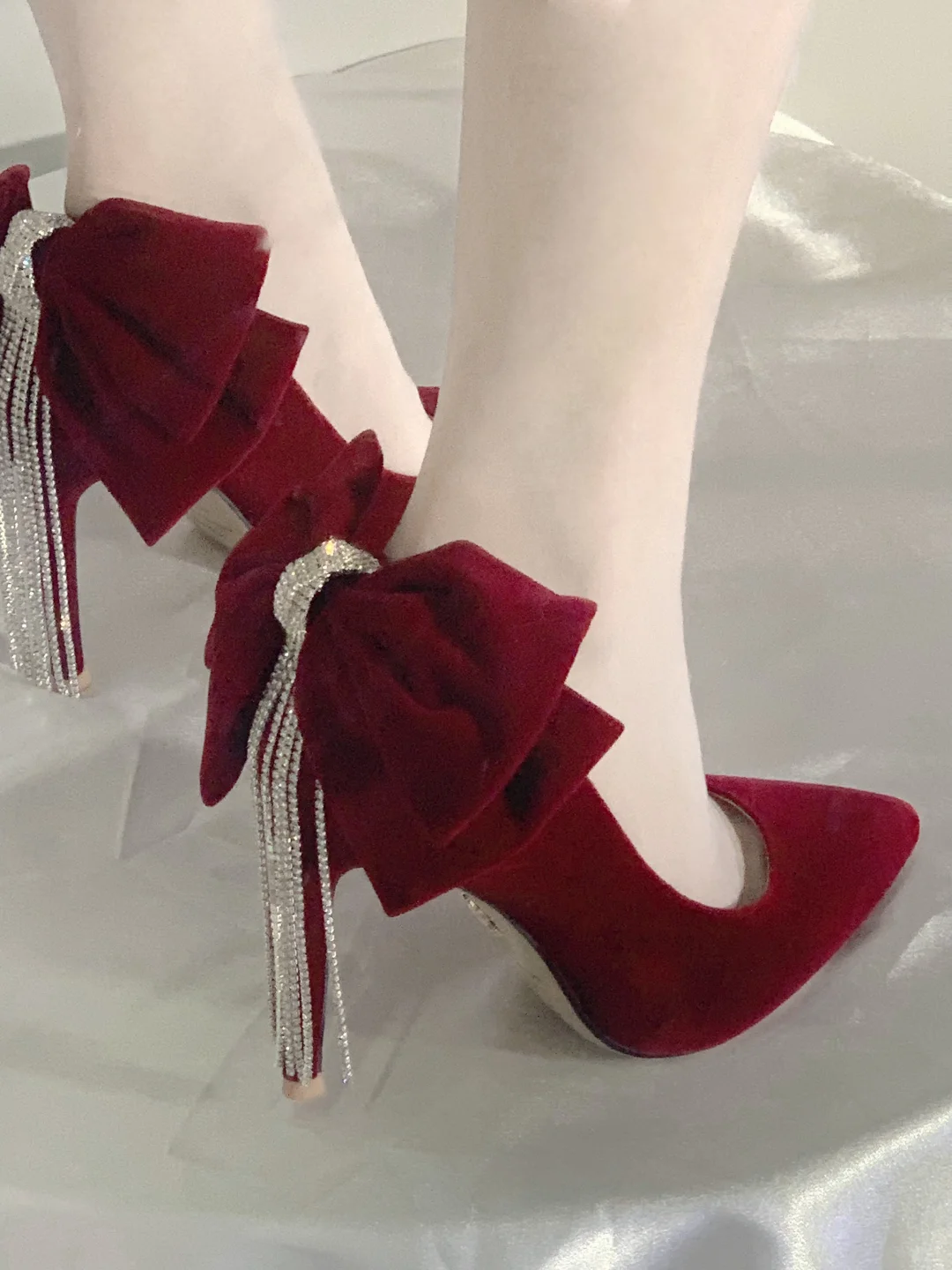 拜托 女孩子一定要穿一次高跟鞋👠