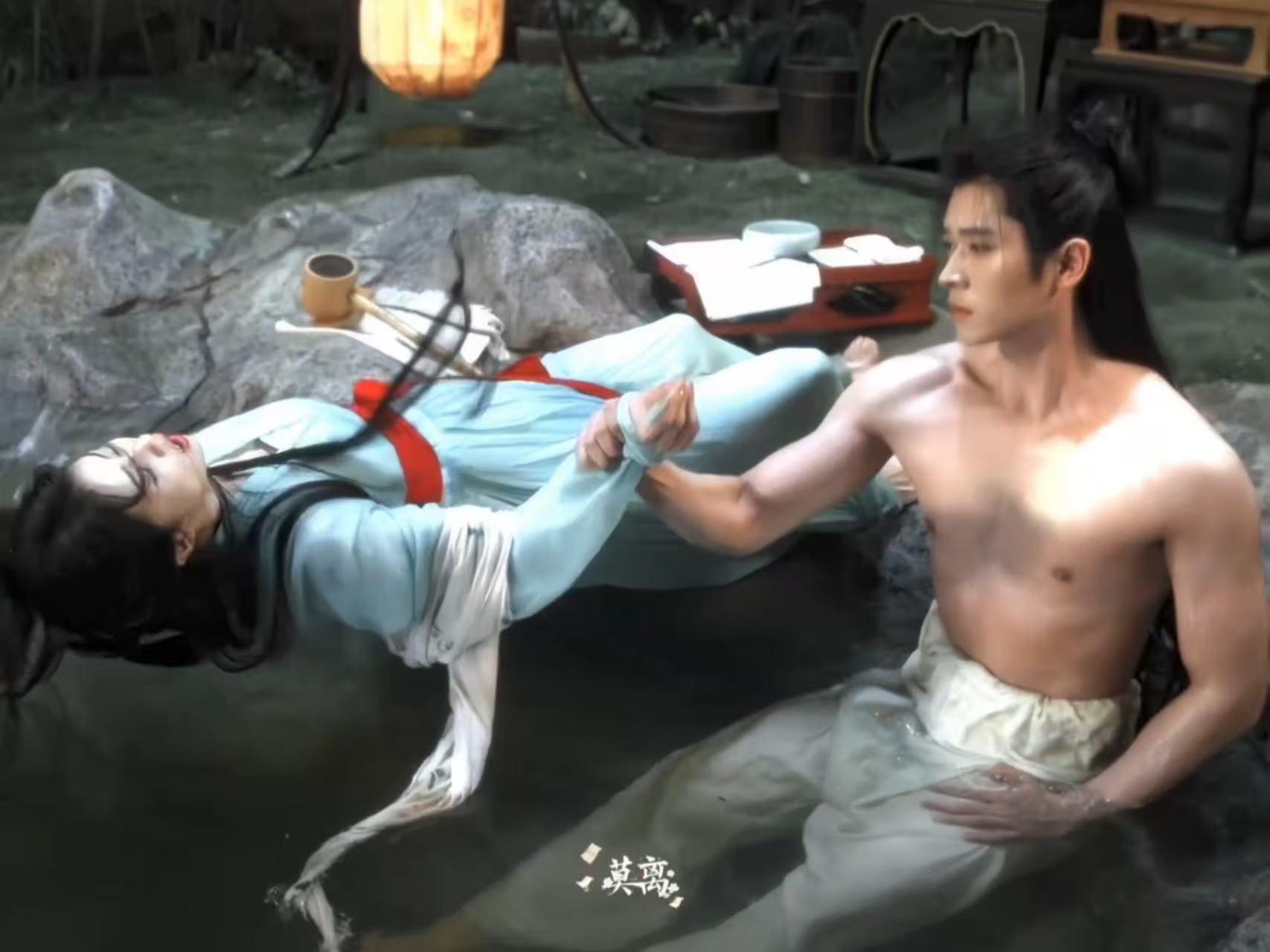 装疯的假疯子吓唬装正常的真疯子莫离谁想出来的茄梨卡特塑 