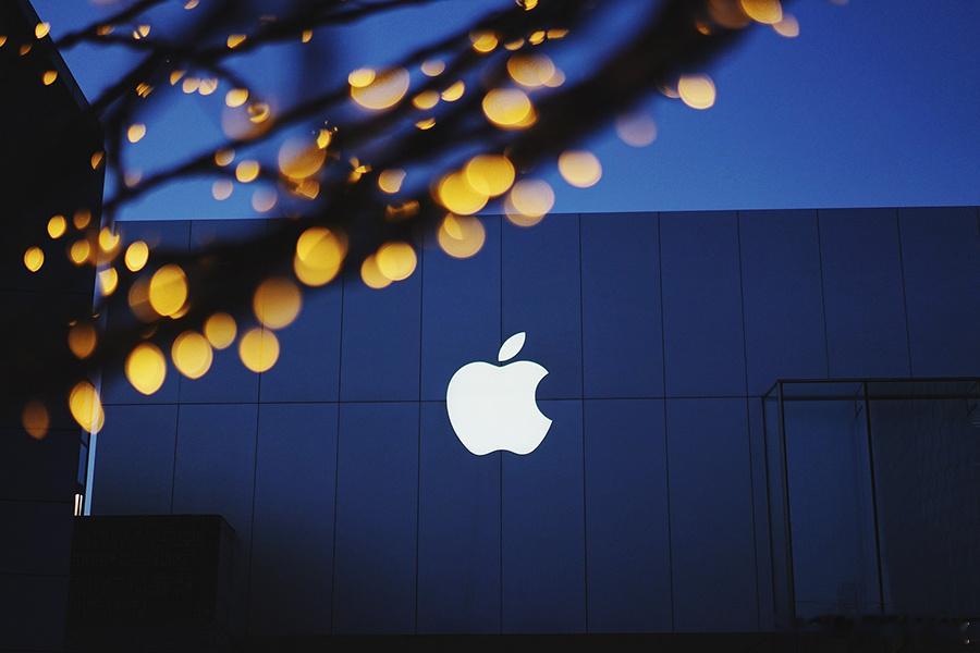【蓝思科技或为苹果折叠屏iPhone主供UTG玻璃】据媒体报道，蓝思科技将为苹果