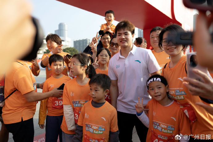 梁伟铿入选首批广州城市推广大使 广州市正式公布首批“城市推广大使”名单，在体育竞