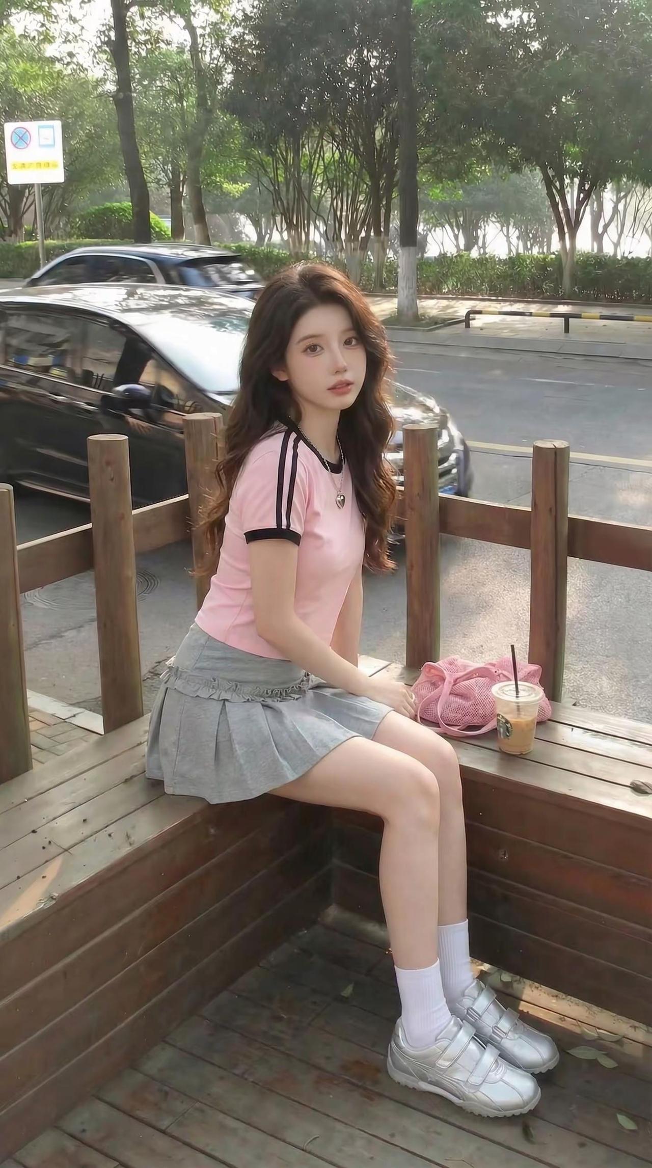 我的出现(´-ω-`)又是谁的礼物温柔系穿搭 又到穿裙子的季节了 穿搭随意拍 可