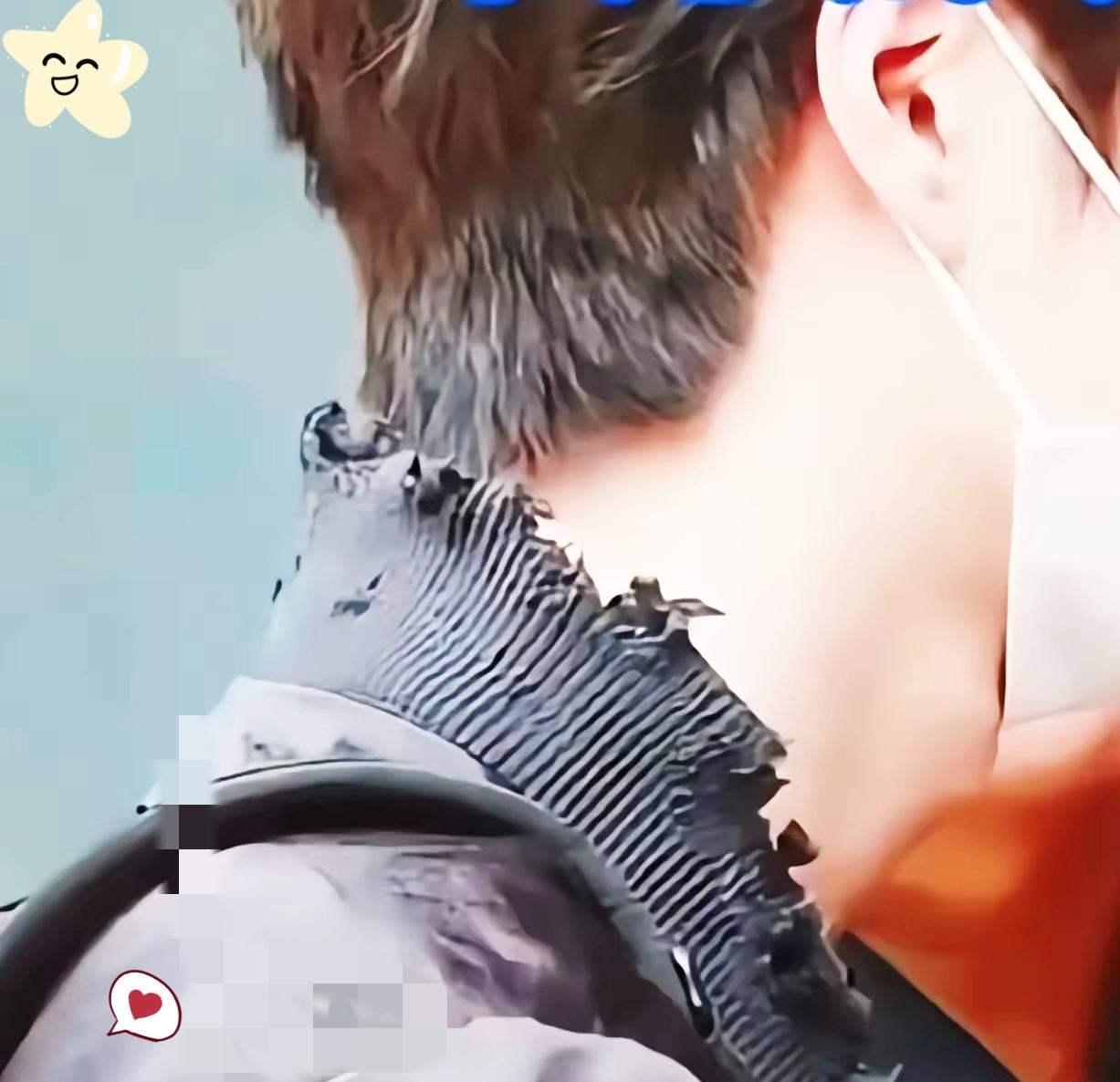 见过这么朴实无华的明星吗？
小于那件衣领磨得发亮、边儿都起球的外套，真比那些镶金