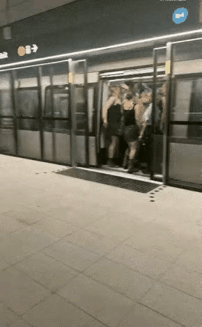 这个厉害，
我就想知道，
这车受得了吗？