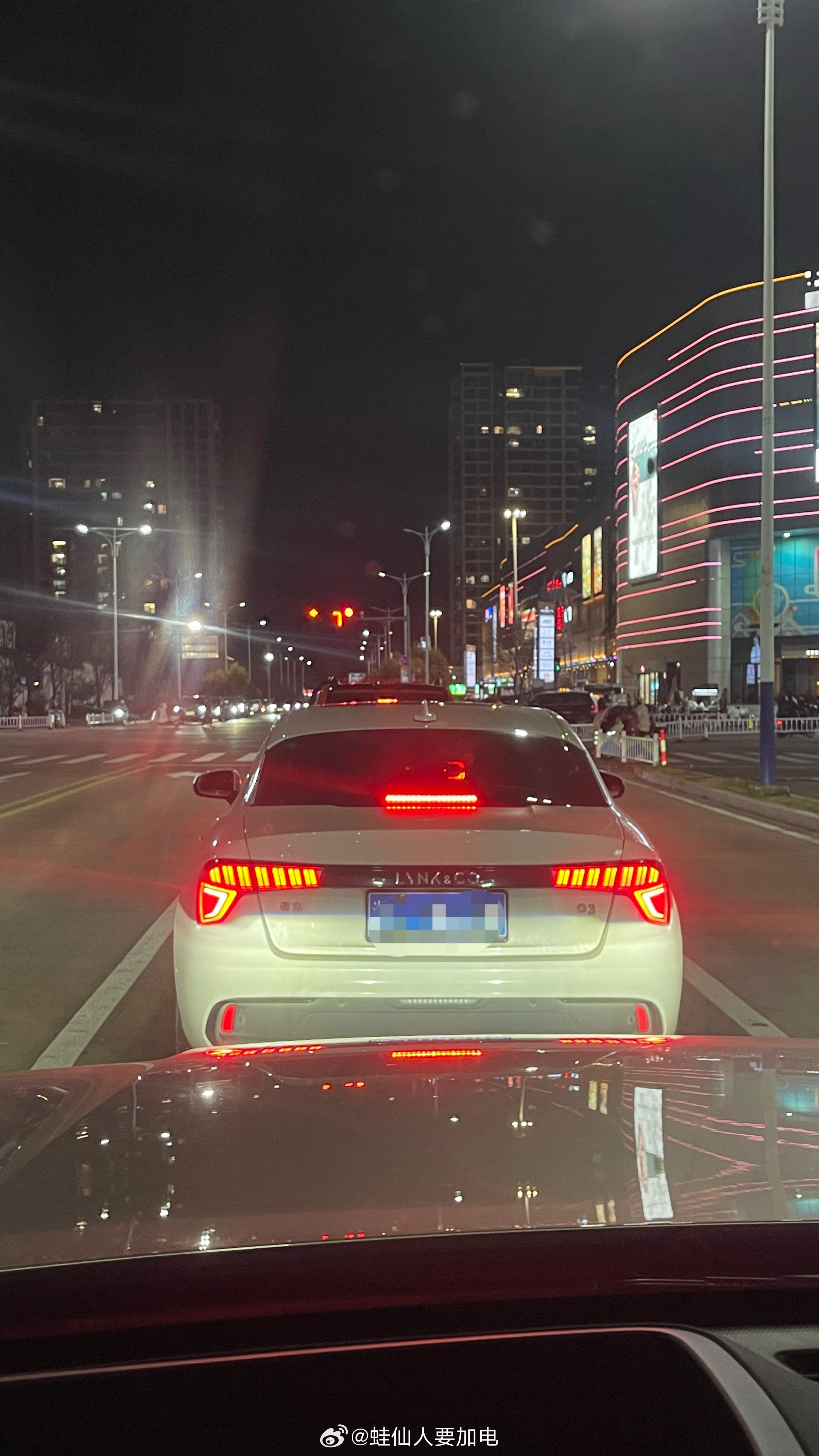 时隔半个月终于开回自己的领克z10 ，简直要爽哭了以前总觉得Z10座姿高过弯重，