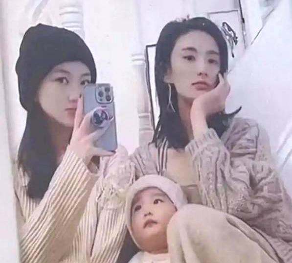 谁说离了婚的后妈跟前夫的孩子就得老死不相往来？
李嫣这波回国操作，可是把“重组家