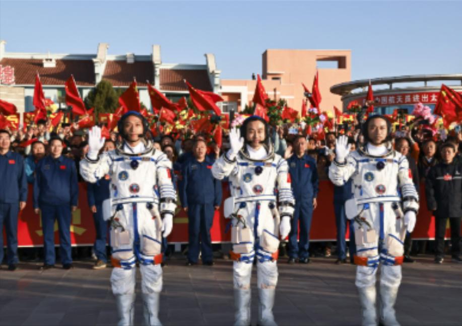 日本，拿了快30个诺奖，登不了月球火星。英法德，加起来300多个诺奖，也登不了火