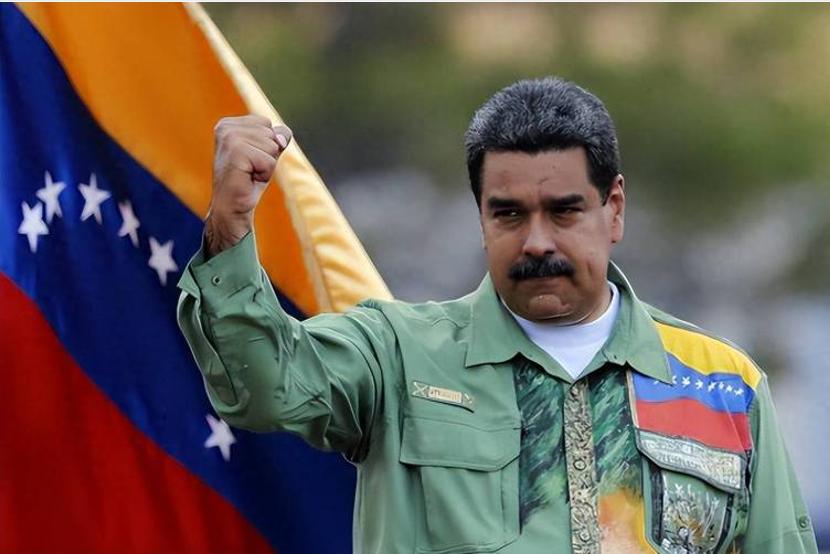 抢在特朗普开战前，普京政府通知美国，俄要保一人，中方也介入了；

局势真正紧张起