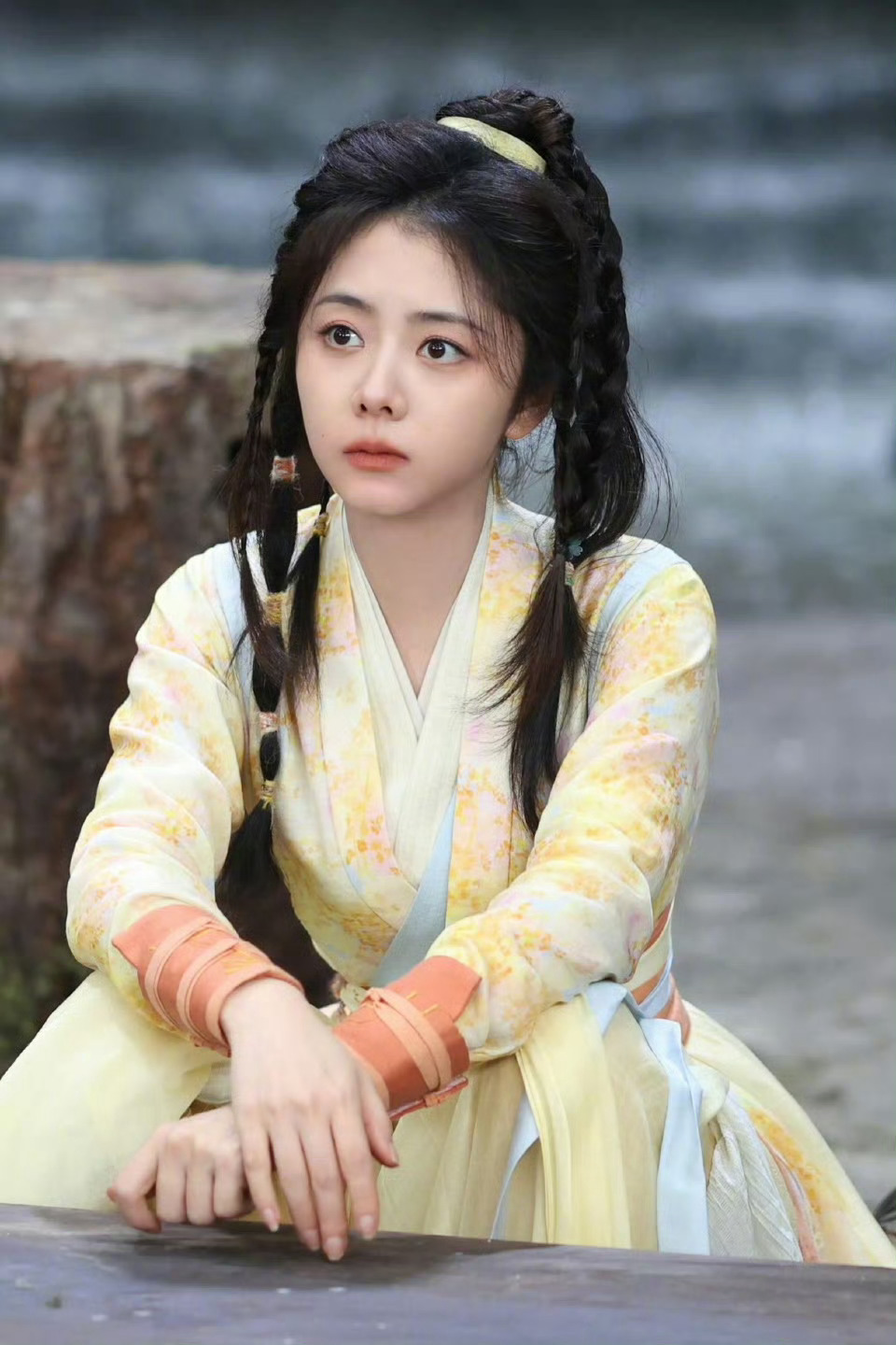 谭松韵 黄蓉我的天哪，这真的是30➕女性的脸吗，真的好稚嫩呀，俏皮可爱！ 