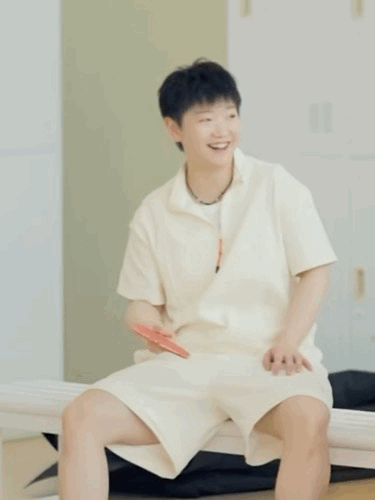 孙颖莎脆升升全球品牌代言人 很开心😆 ​​​
