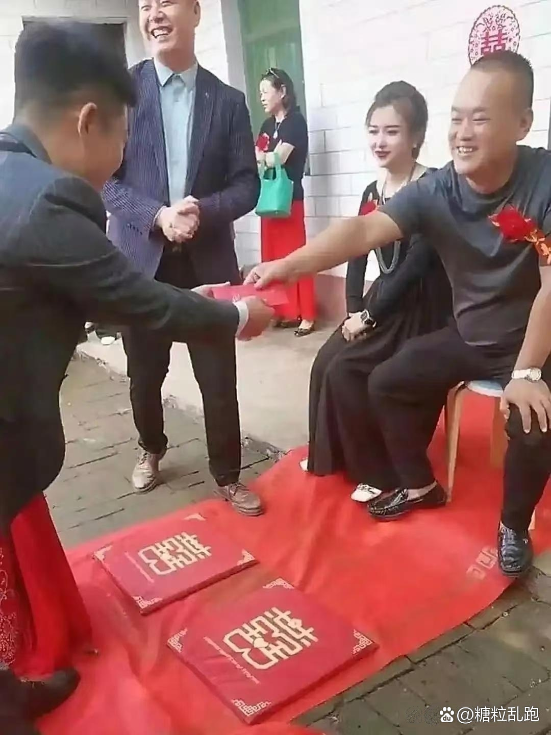 岳母比新娘还好看，哇塞，真的惊到我了 ​​​
