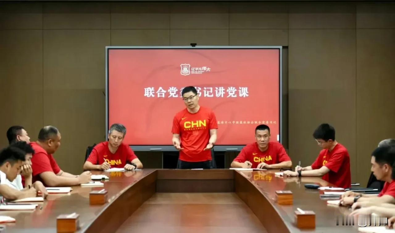 周琦，张镇麟，徐杰，胡明轩，曾凡博等五人不在，中国男篮最新一期集训队，大合影出炉