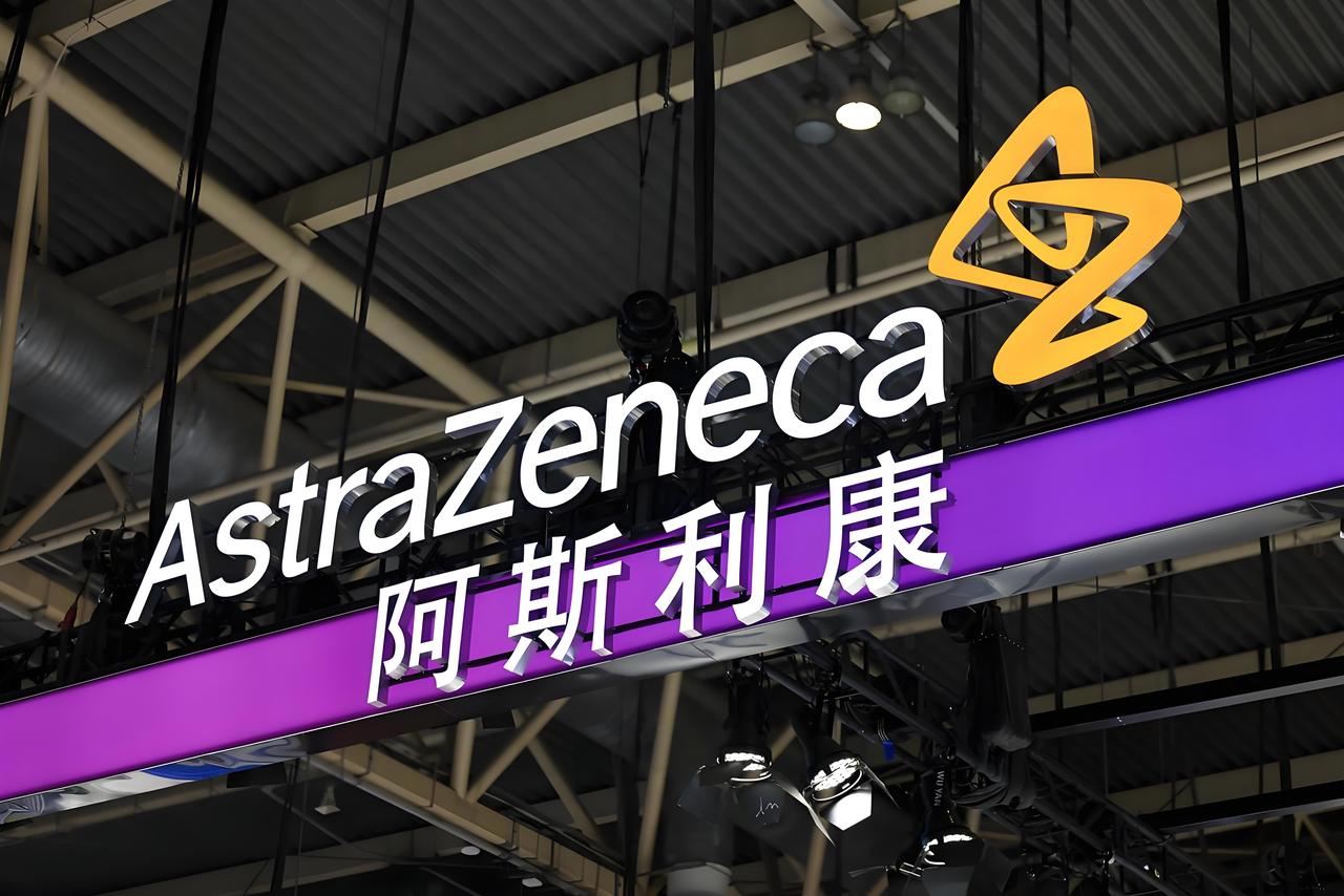 你没收我的钢厂，我就该拿回我的药方！英国这是把“双标”玩成了“工业遗产”。
20