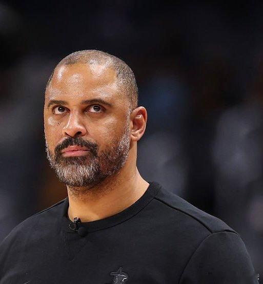 以下是火箭队本赛季在关键时刻（比赛最后5分钟、分差5分以内）的一些数据，这些数据