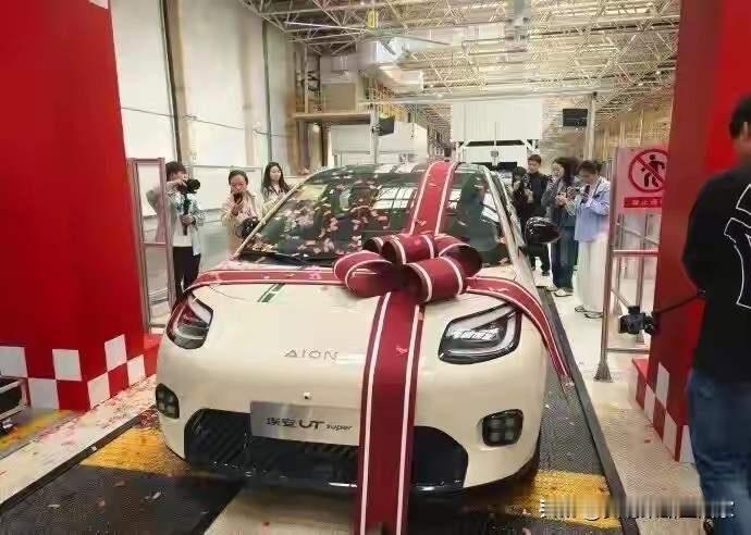 【京东第一辆车001号正式下线！湖南长沙迎来汽车新纪元】
当你还在为买车难、买车