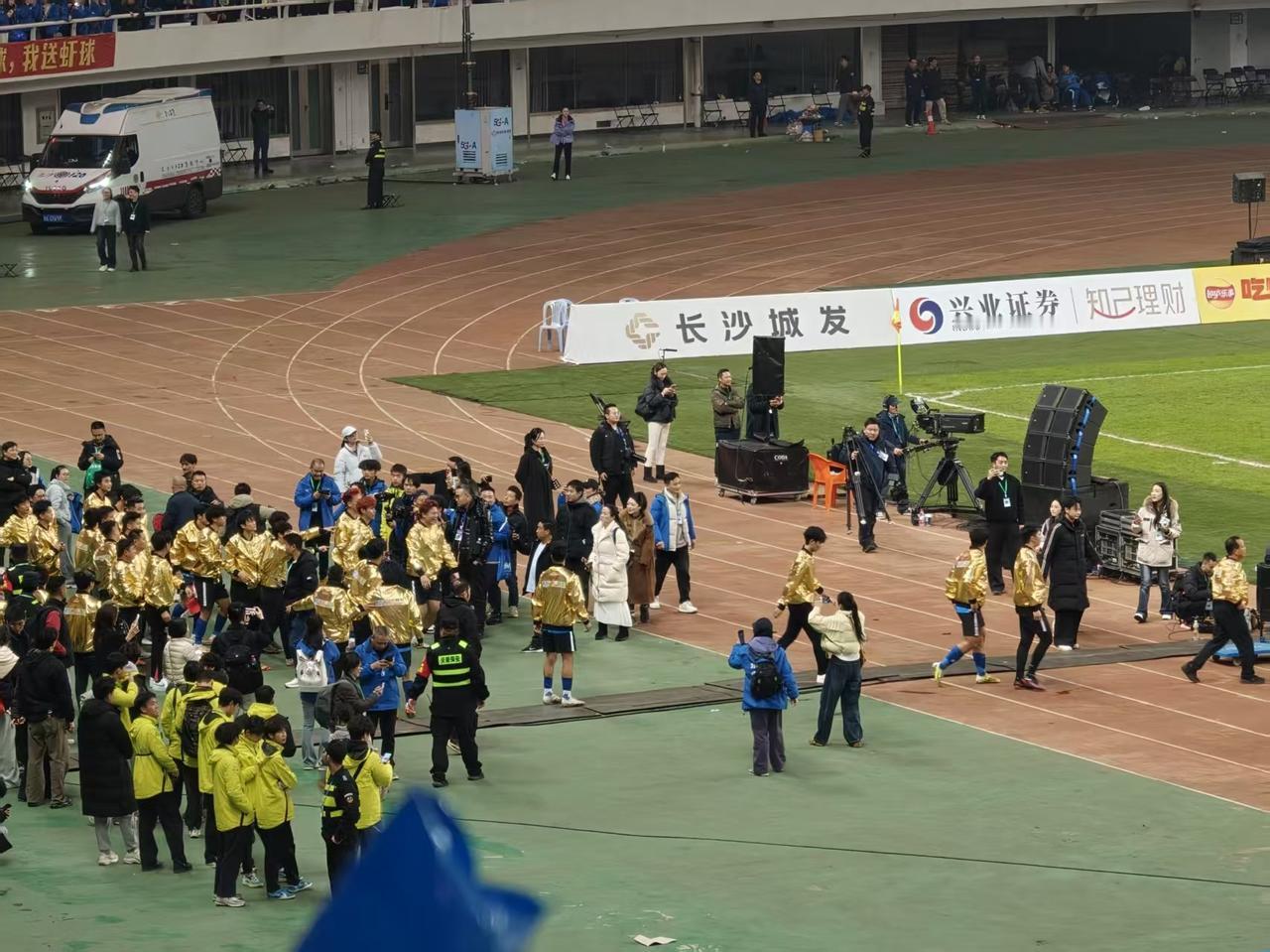 永州队加冕2025湘超冠军永州奇迹，史上最强黑马，中国的莱斯特城，永州在唐朝的柳