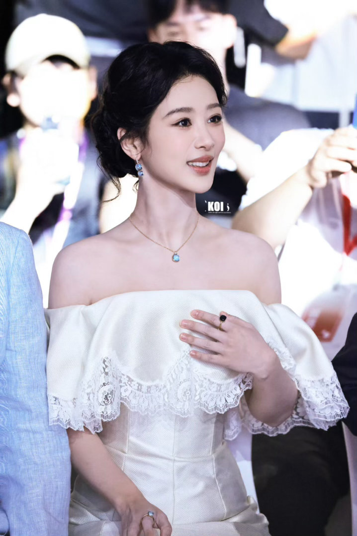 杨紫  yz杨紫董竹君 yz杨紫玉兰花开君再来 新篇更值得期待，你的歌声永远动人