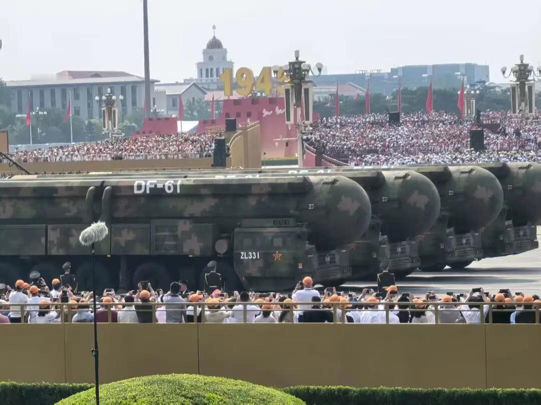 东风61，到底是什么神兵利器？

一、东风-61是一款全新研发的洲际弹道导弹系统
