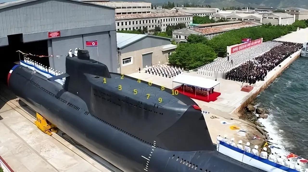 俄罗斯疑似给朝鲜运核潜艇“心脏”的船，在地中海没了。
 
这艘叫“大熊座号”的货