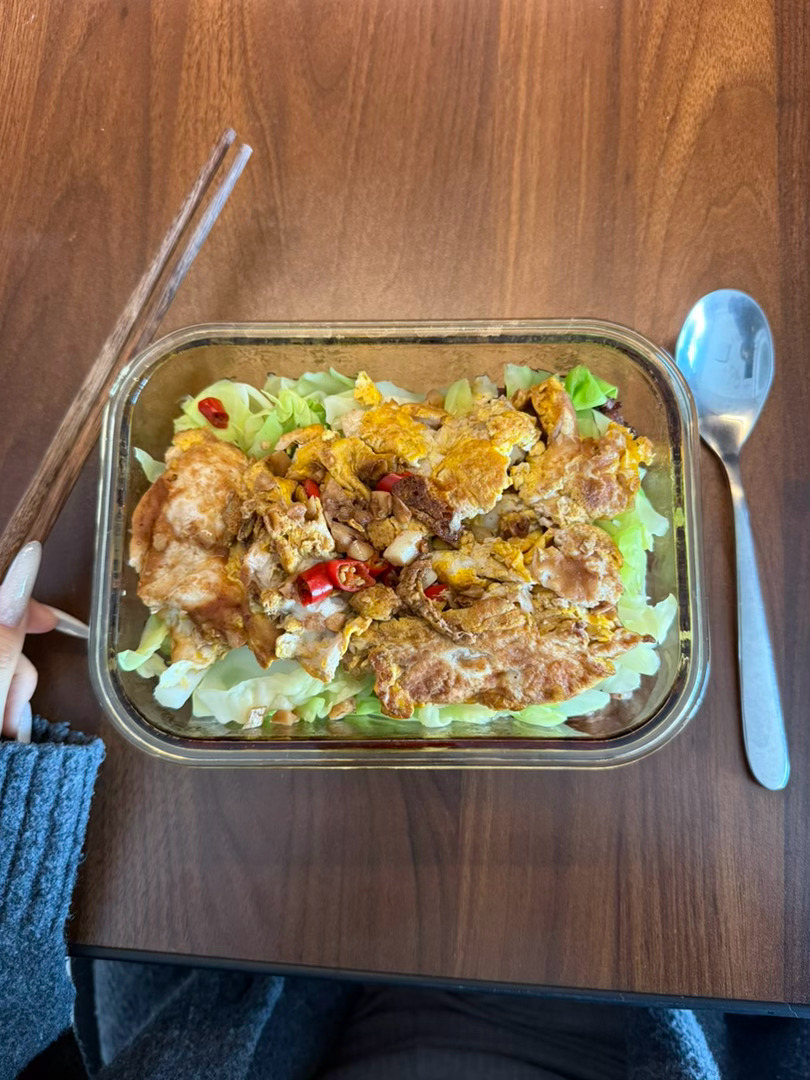 包菜鸡蛋拌饭欸 