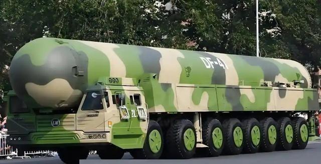 若击沉一艘美国航母，需要多少枚东风导弹？不夸张的说，就是美国11艘航母一起上，也