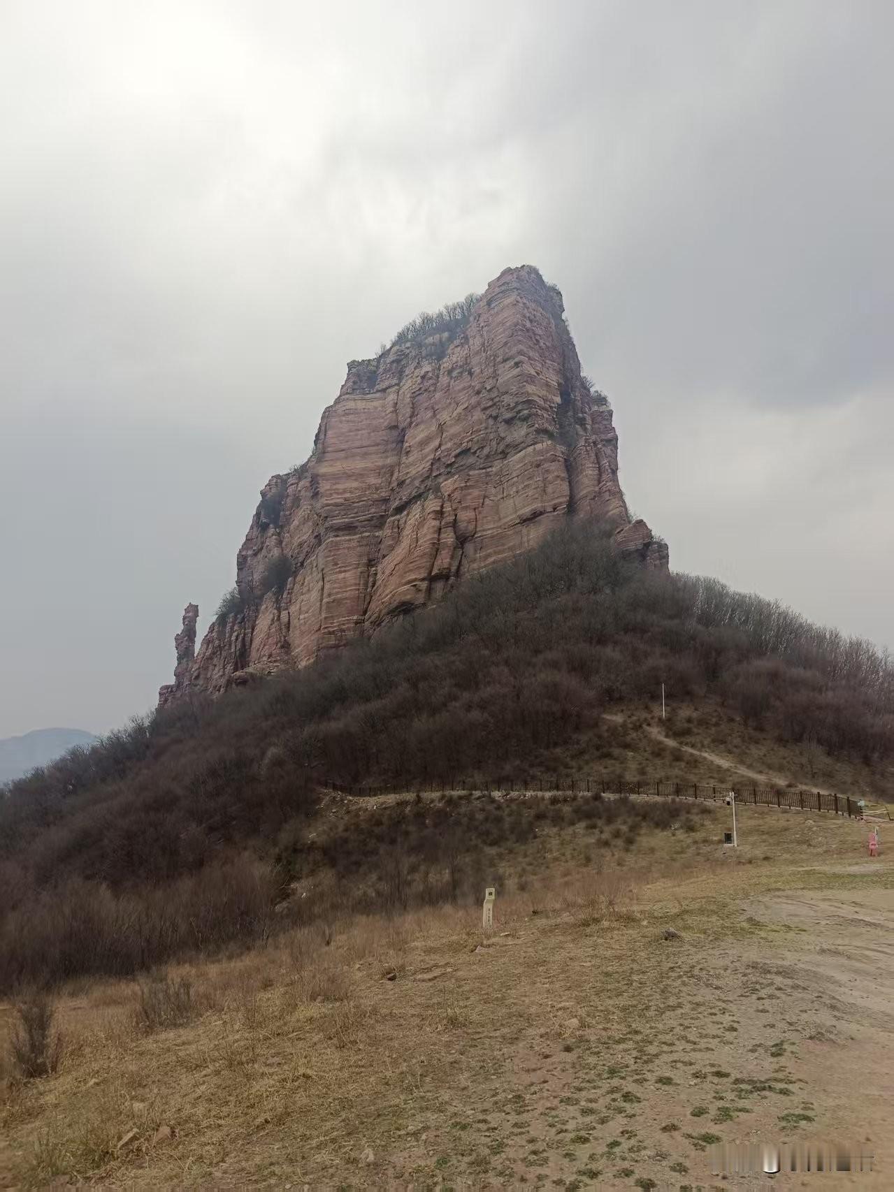 石家庄笔记：再到嶂石岩（下）
梁东方
以前去回音壁是需要至少半天时间的，现在连来