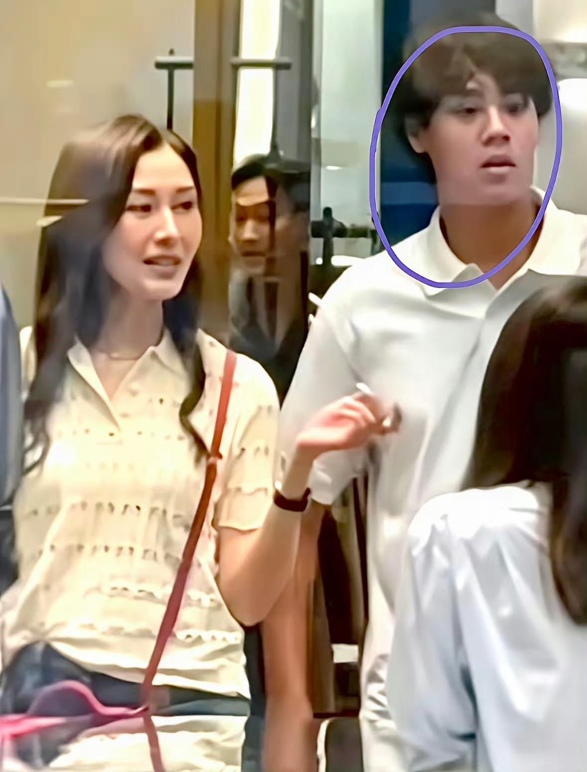 都说“虎父无犬子”，这基因彩票一旦中了，那真是怎么买怎么赢！

55岁的李嘉欣带