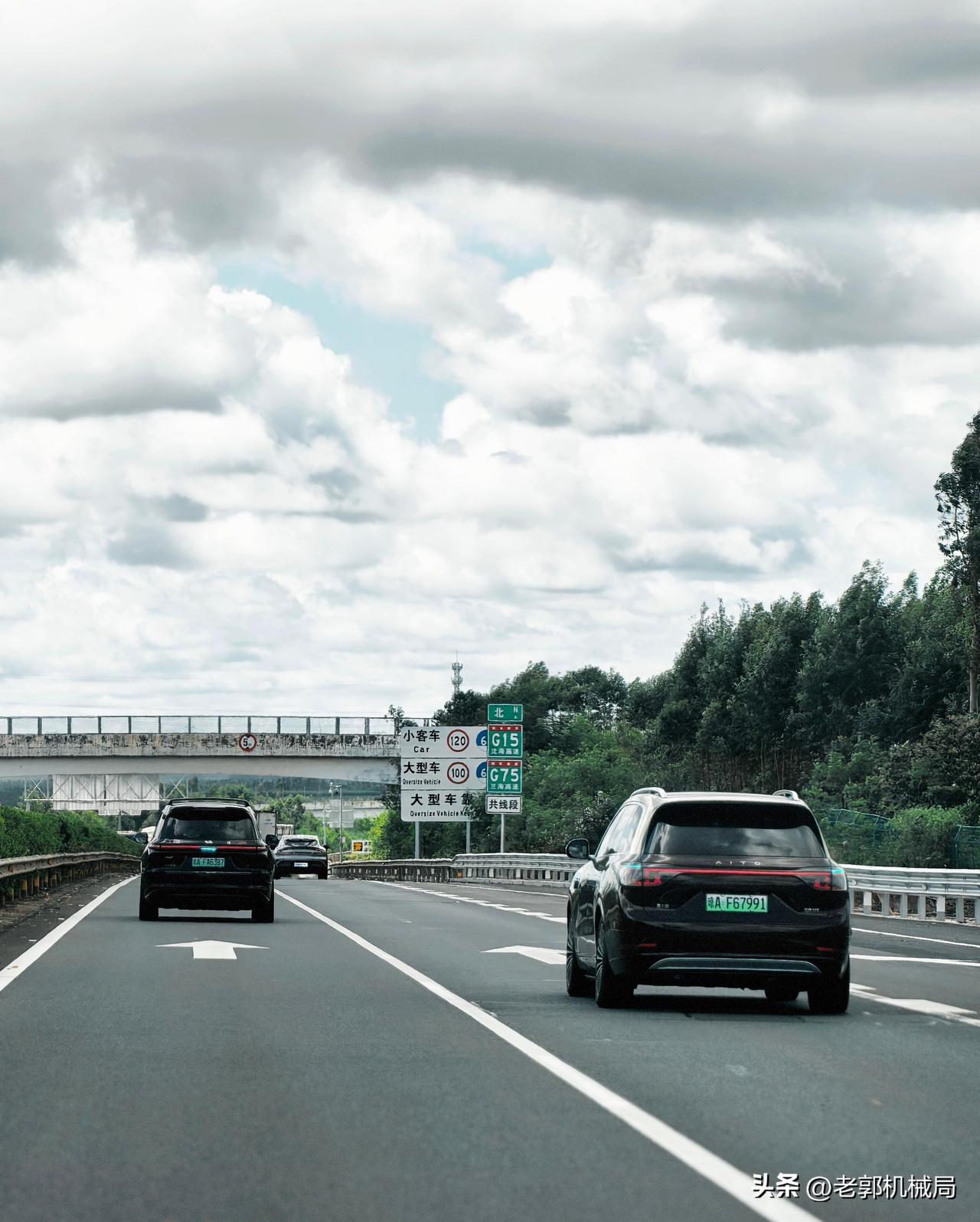为什么车身越重的车，开着反而更危险？
大部分人都有一个固有认知：车身越重，用料就