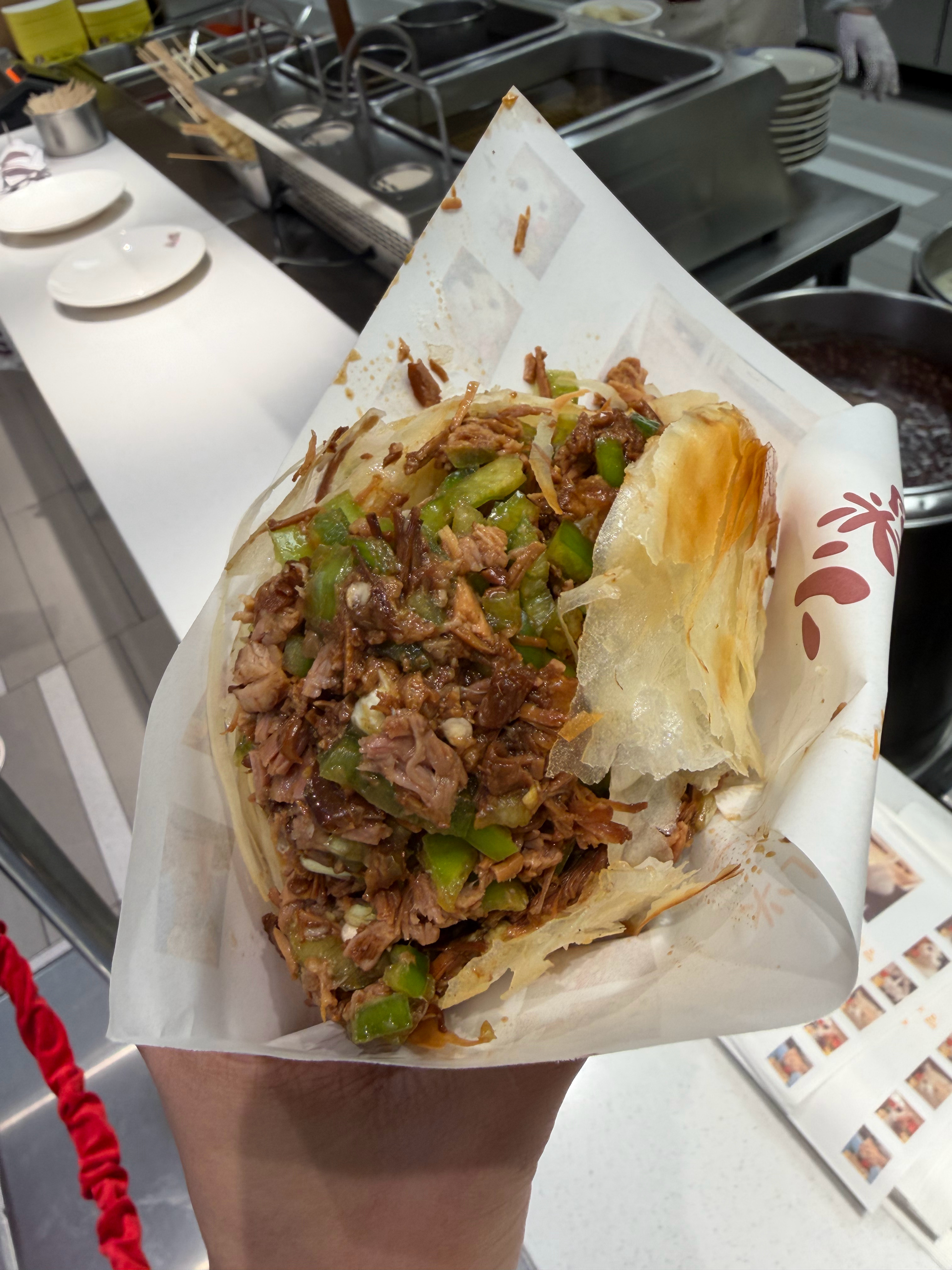 开完会直奔肉夹馍 