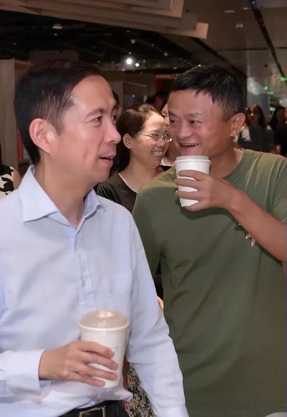 阿里集团董事会主席蔡崇信，日前写了一封“致阿里巴巴全员信”，对前任张勇给予了高度