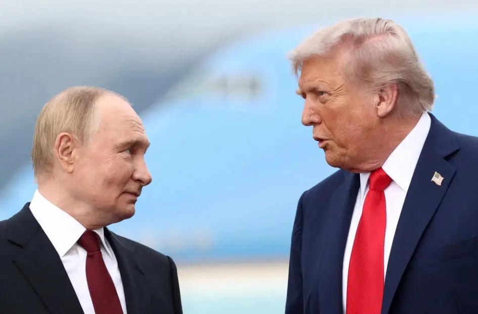 特朗普新年前夕在社交媒体上转发了一篇来自《纽约邮报》的社论。该社论强烈批评俄罗斯