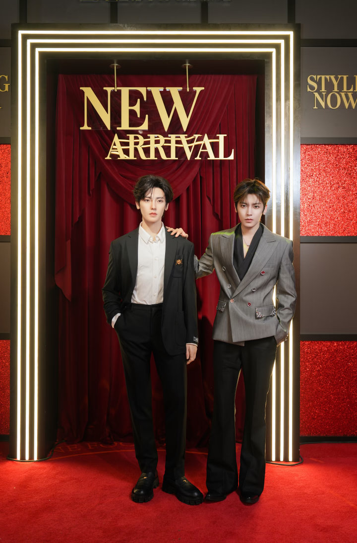 侯明昊巡回演唱会官宣开票侯明昊侯明昊巡回演唱会正式官宣开票，消息一经公布便备受关
