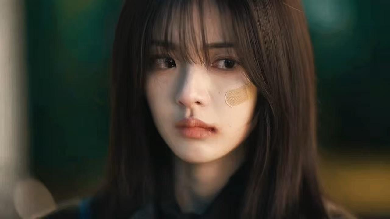 杨超越好有故事的一张脸🥺疲惫和倔强混合，好想看太阳雨 