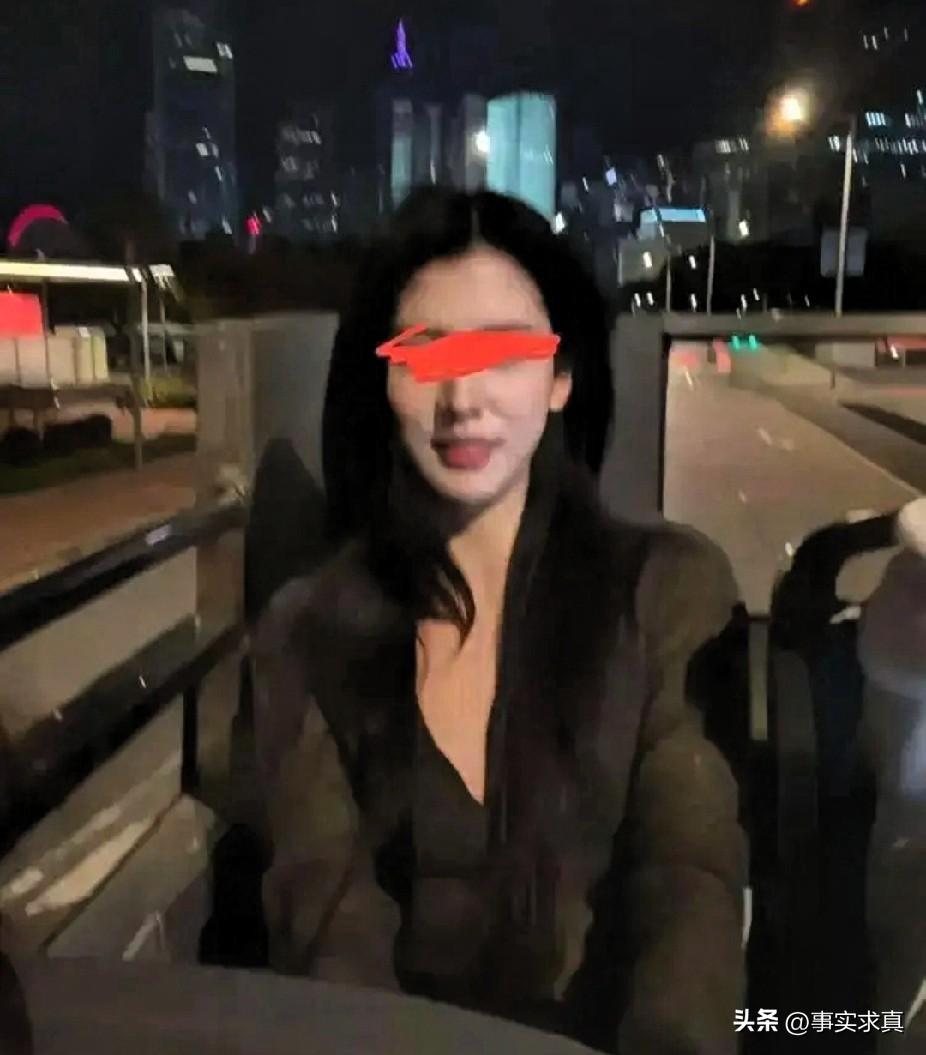 女子电影院跟情人放飞自我，儿子目睹全部过程

你们两个考虑一下演员的感受好吗？本