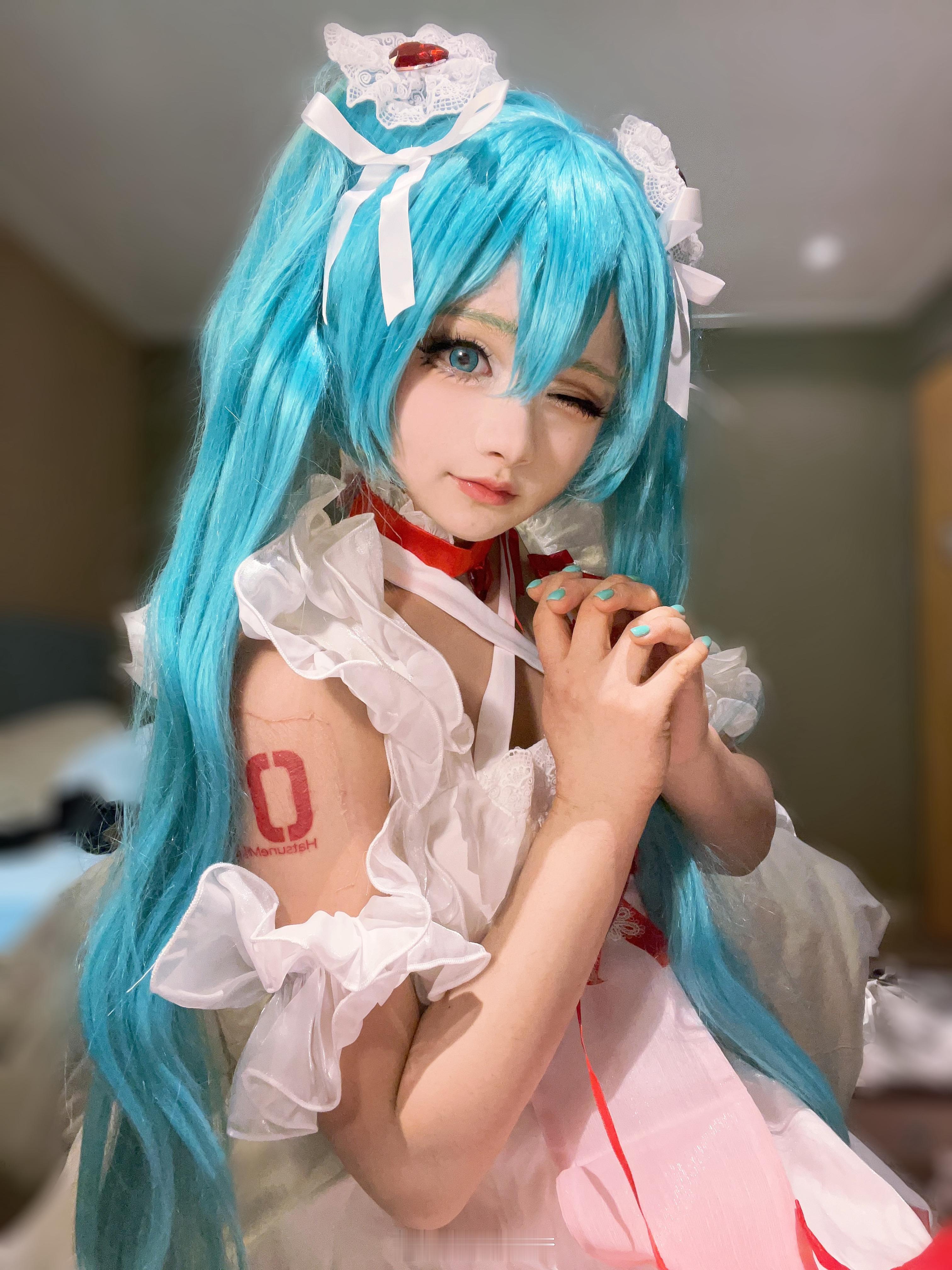 好想透过屏幕去触碰你... 初音未来[超话]  